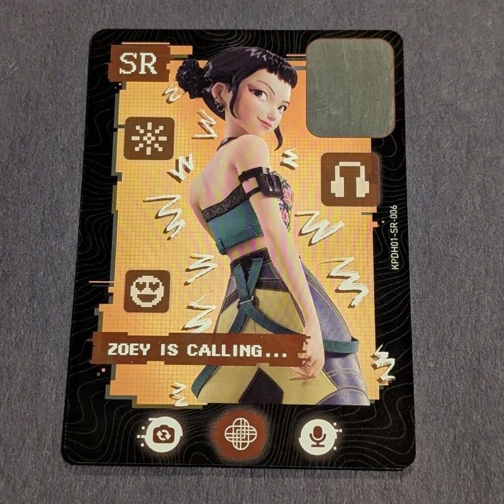 Kayou K-Pop Demon Hunters Gold Zoey Is Calling SR Card KPDH01-SR-006